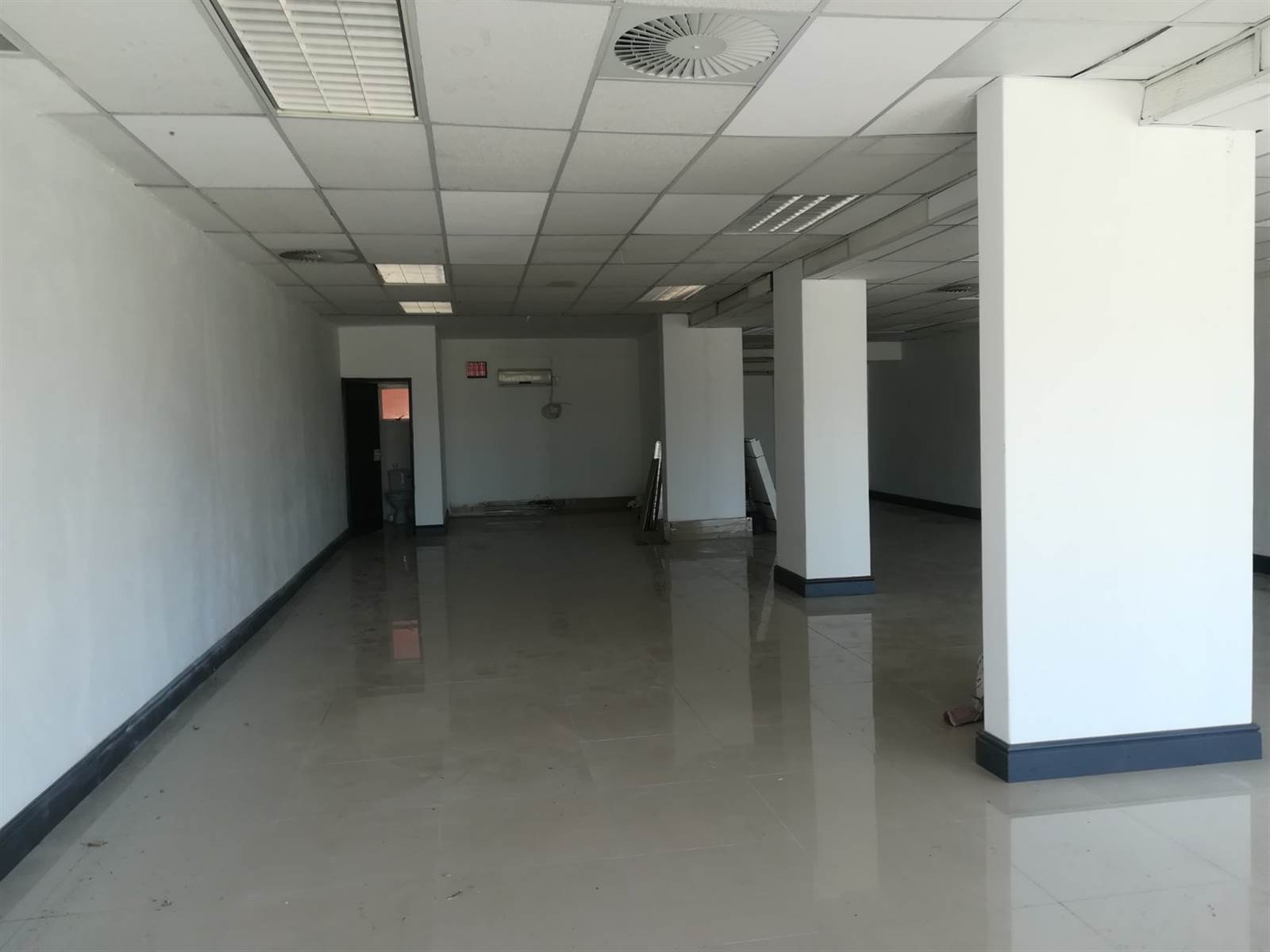 120  m² Commercial space in Paarden Eiland photo number 12