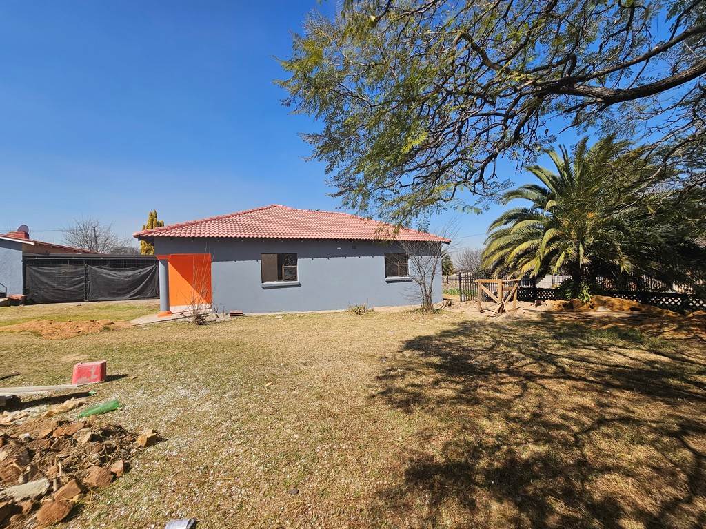 3 Bed House in Witbank photo number 18