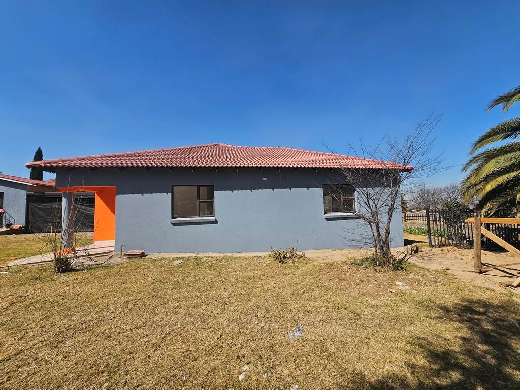 3 Bed House in Witbank photo number 4