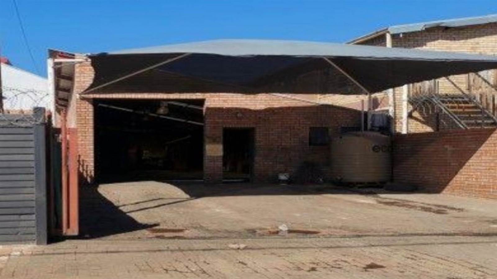 650  m² Industrial space in Rustenburg Central photo number 2