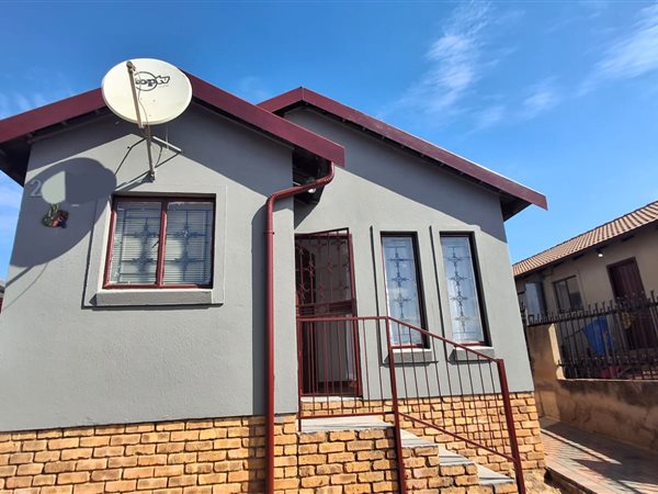 2 Bedroom House 2 Bedroom House