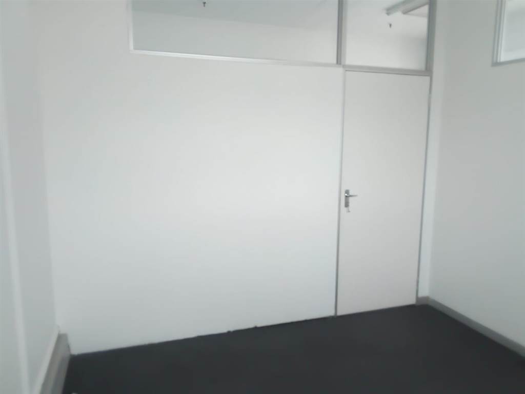 145  m² Commercial space in Congella photo number 12