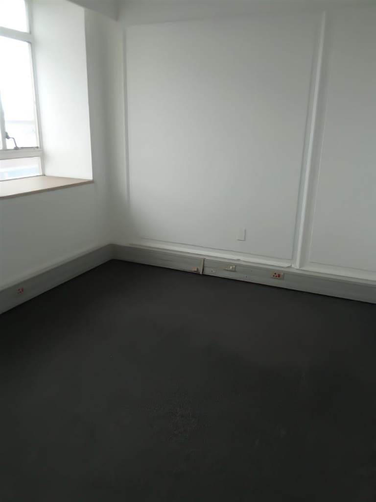 145  m² Commercial space in Congella photo number 9