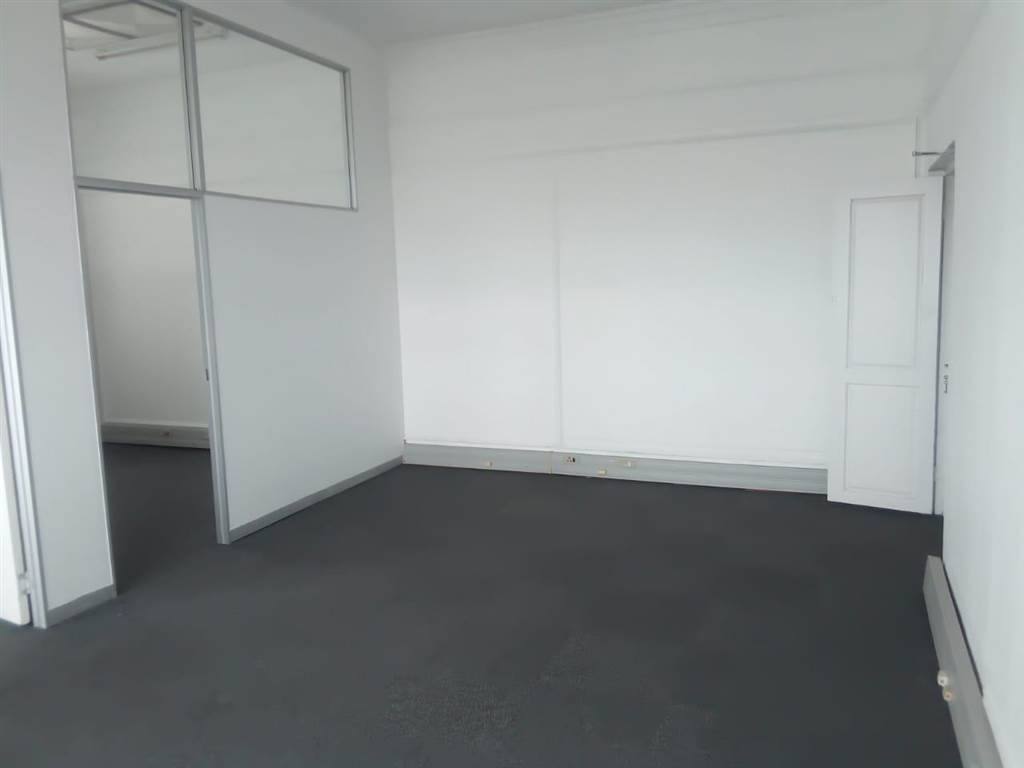145  m² Commercial space in Congella photo number 10