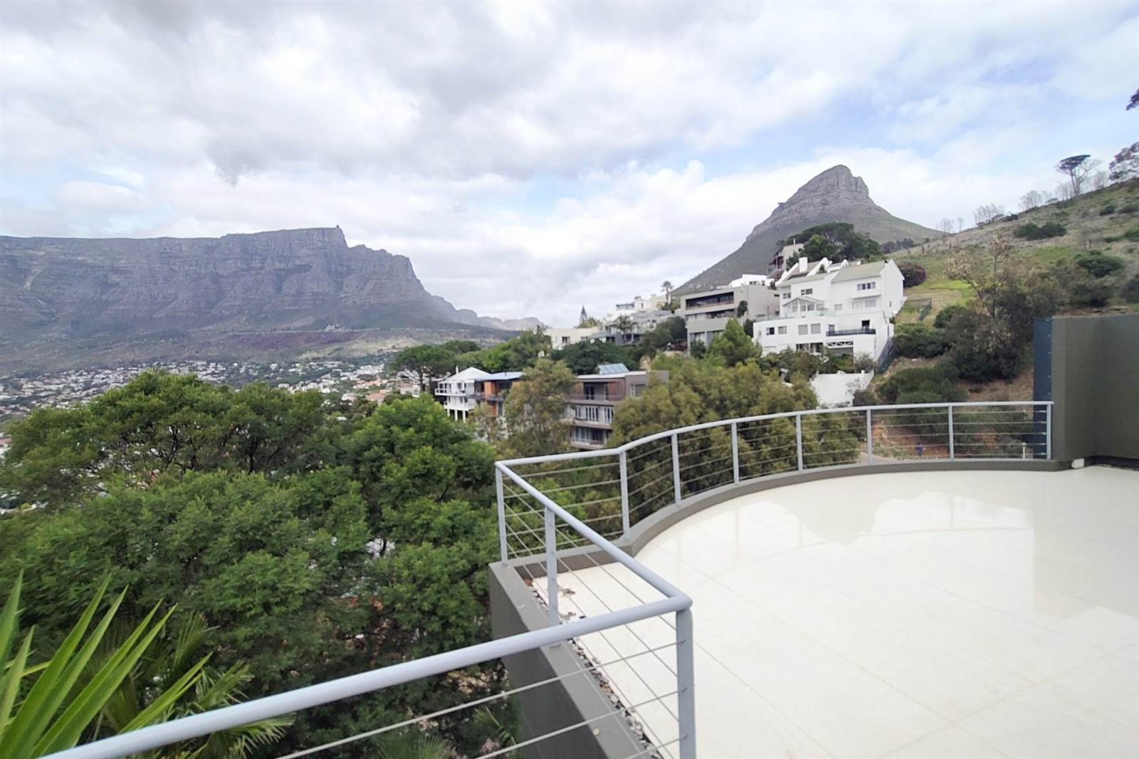 4 Bed House in Tamboerskloof photo number 13