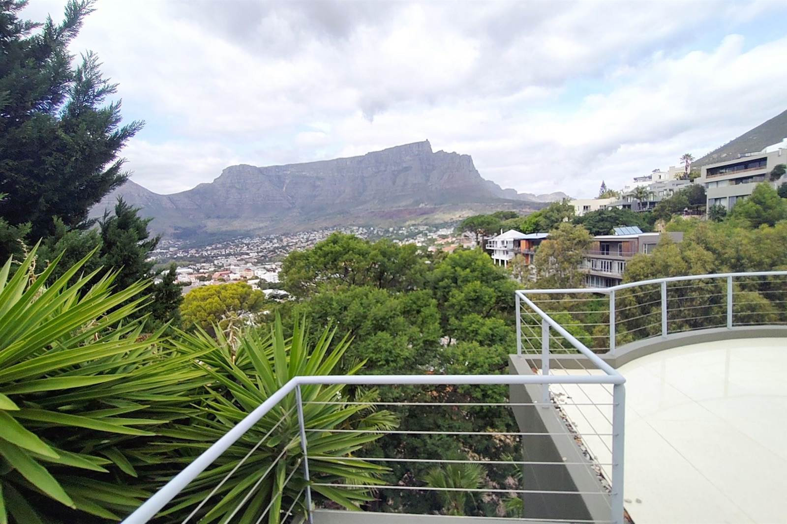 4 Bed House in Tamboerskloof photo number 14