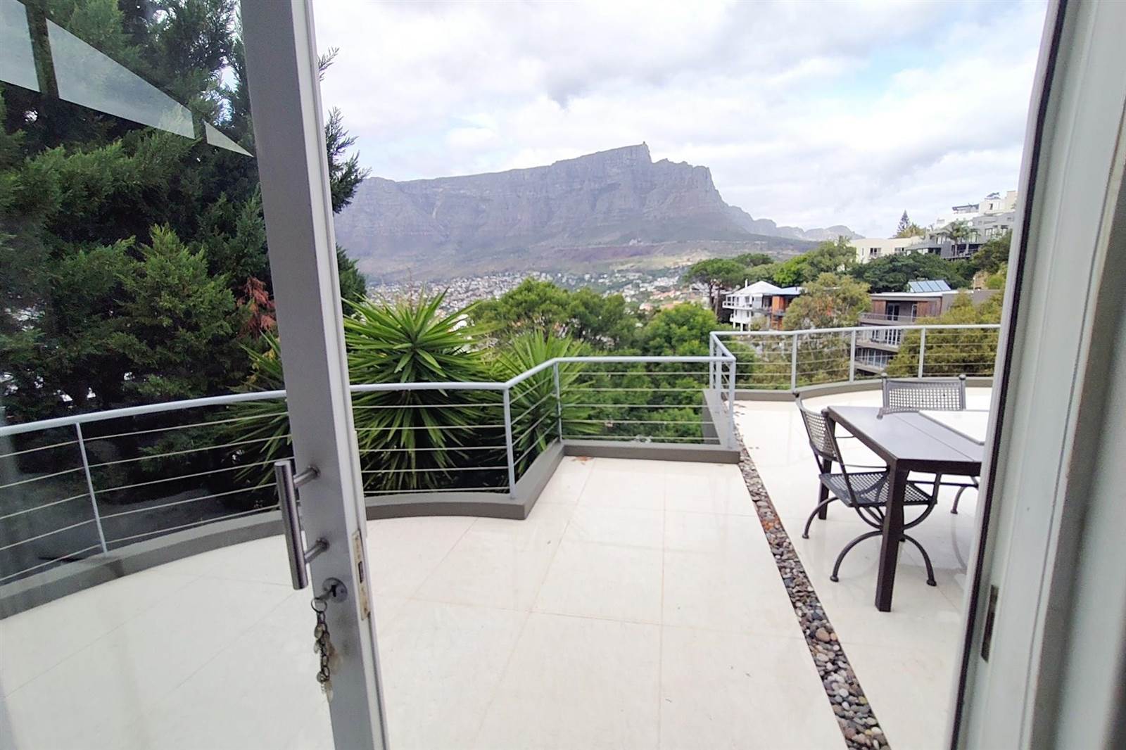 4 Bed House in Tamboerskloof photo number 15