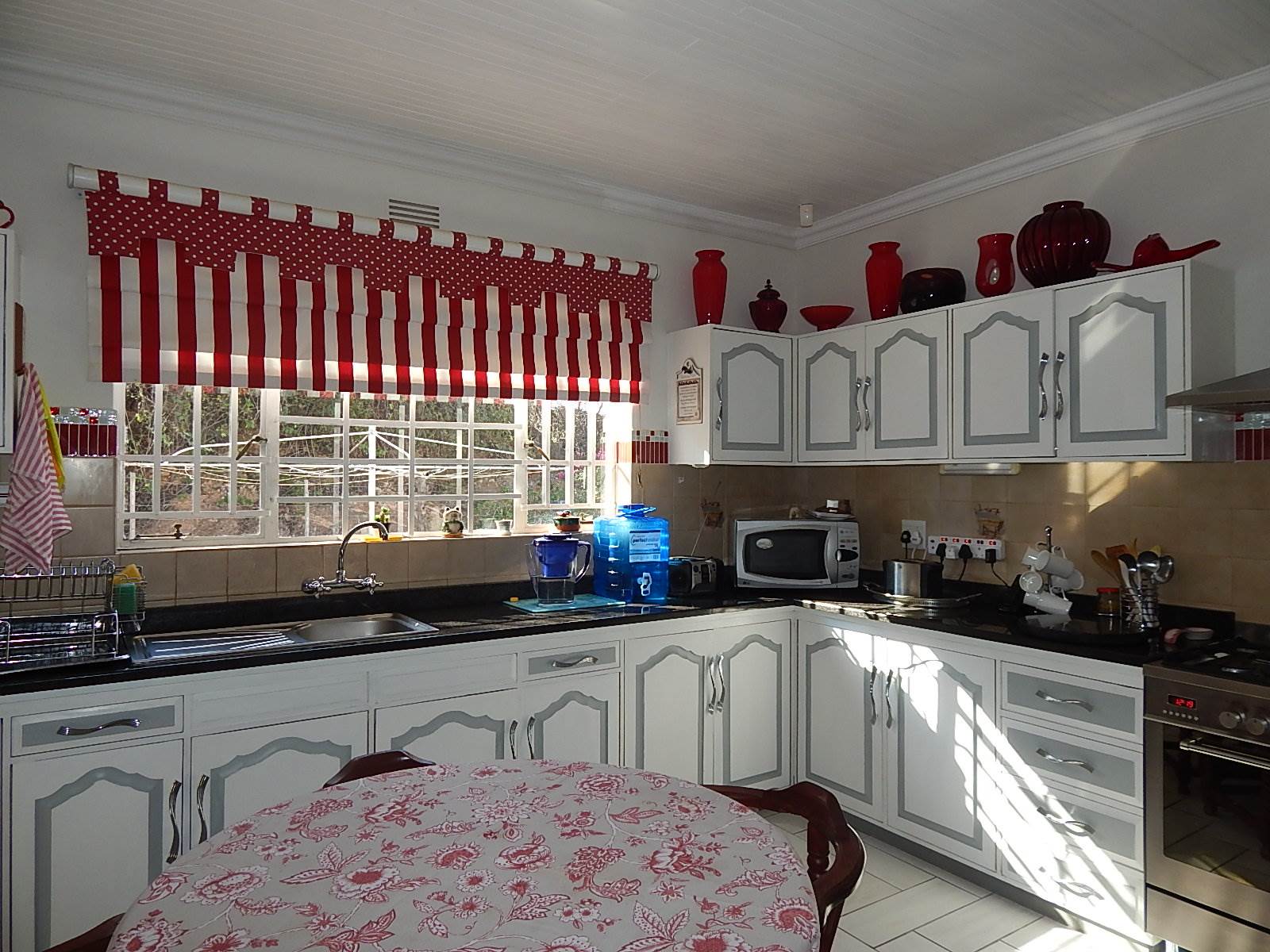 4 Bed House in Calitzdorp photo number 5