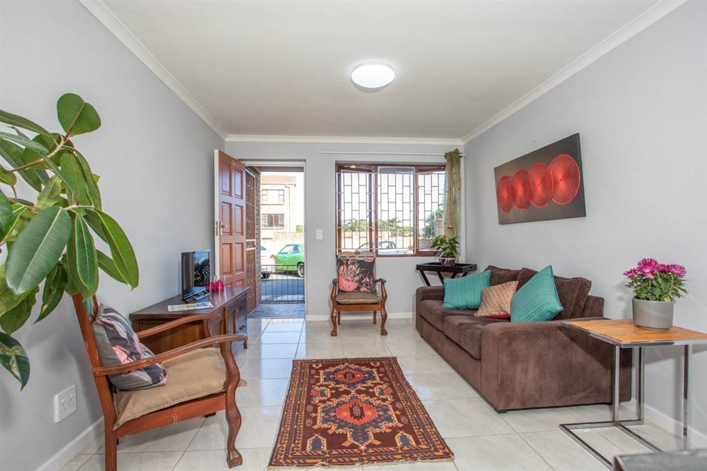 2 Bed Apartment in Morgenster photo number 5