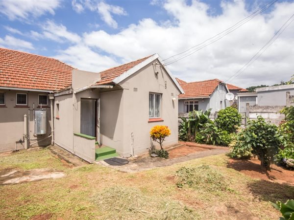 2.5 Bedroom House 2.5 Bedroom House