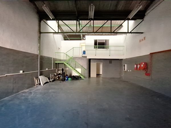 183  m² Industrial space