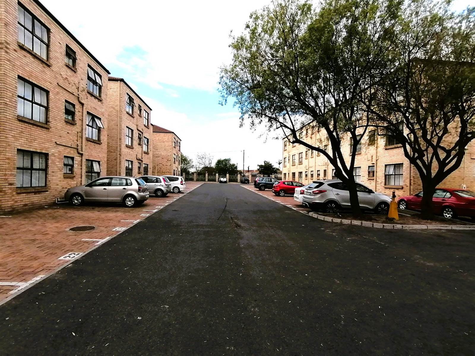 2 Bed Apartment in Brackenfell Central photo number 11