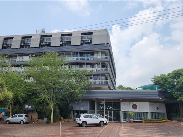 808  m² Commercial space