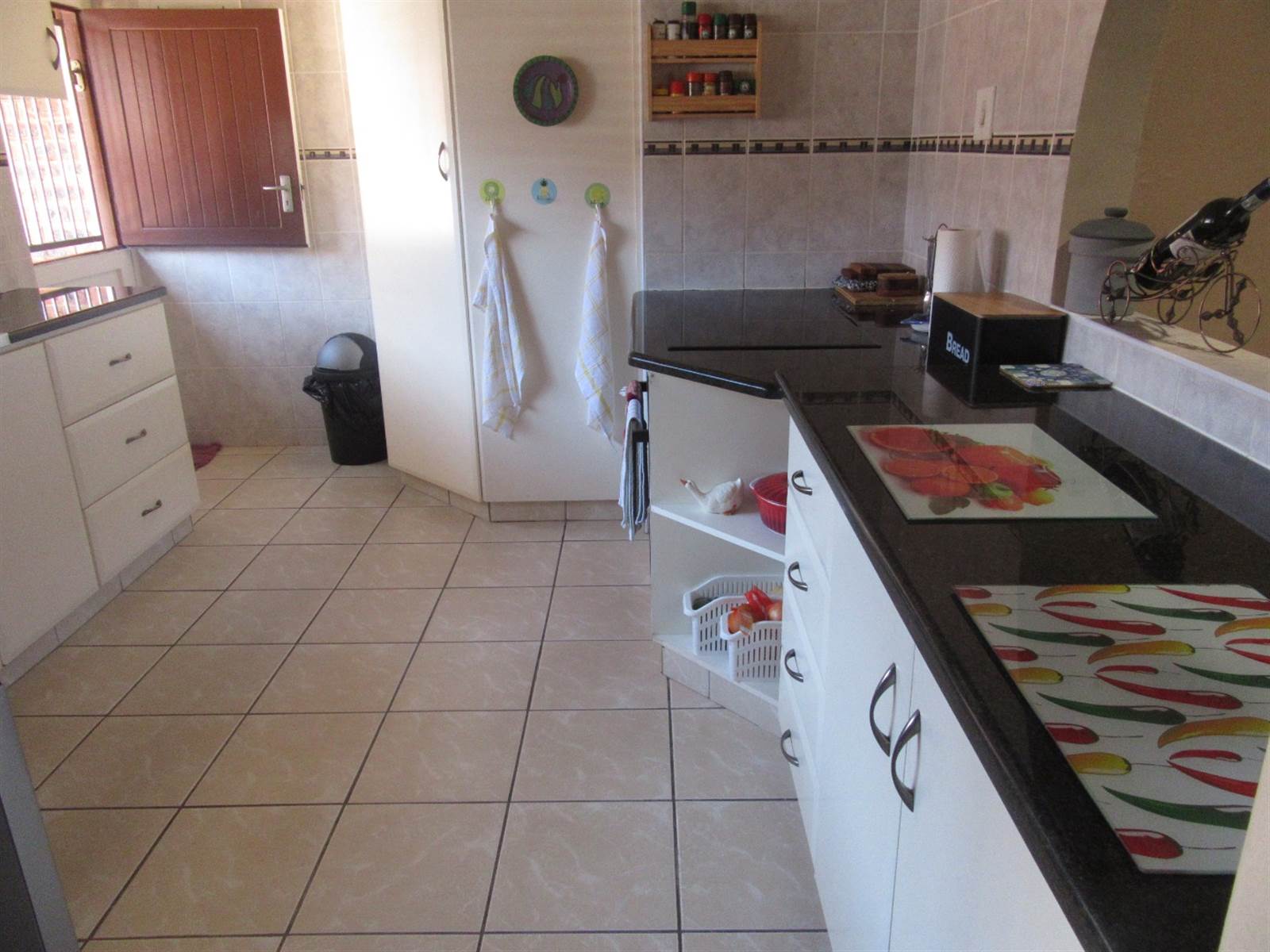3 Bed Apartment in Scottburgh Central photo number 20