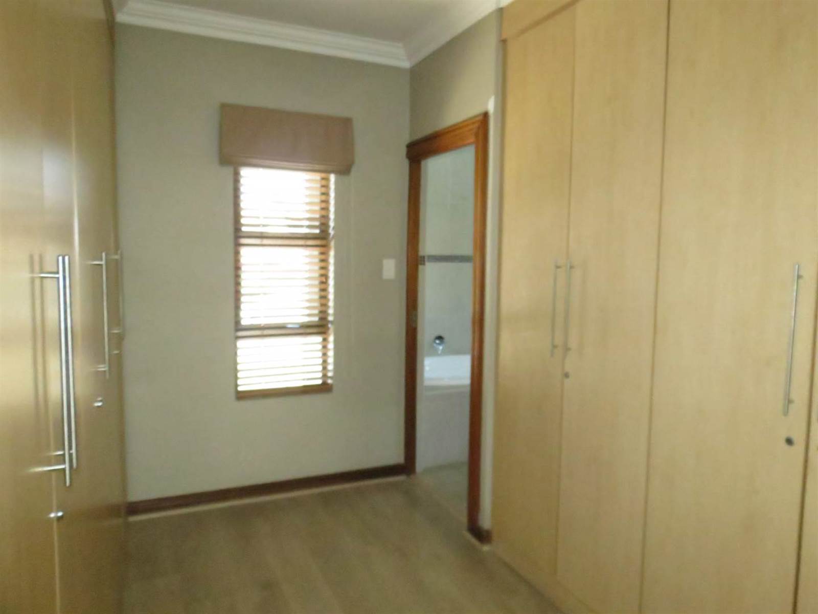 3 Bed House in Greenstone Hill photo number 25