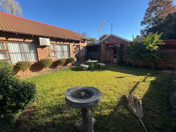 3 Bedroom Townhouse 3 Bedroom Townhouse
