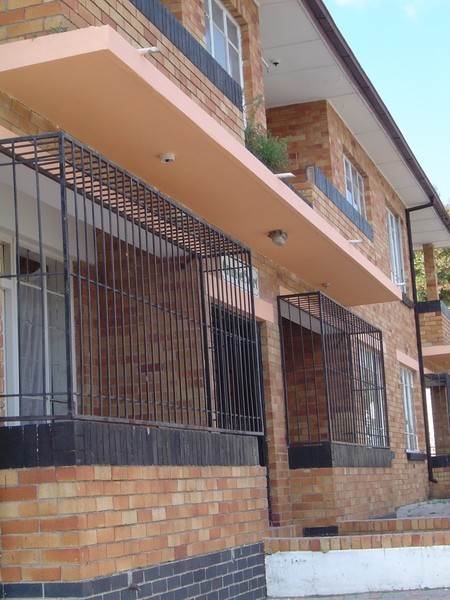 2 Bed Flat in Rosettenville photo number 1
