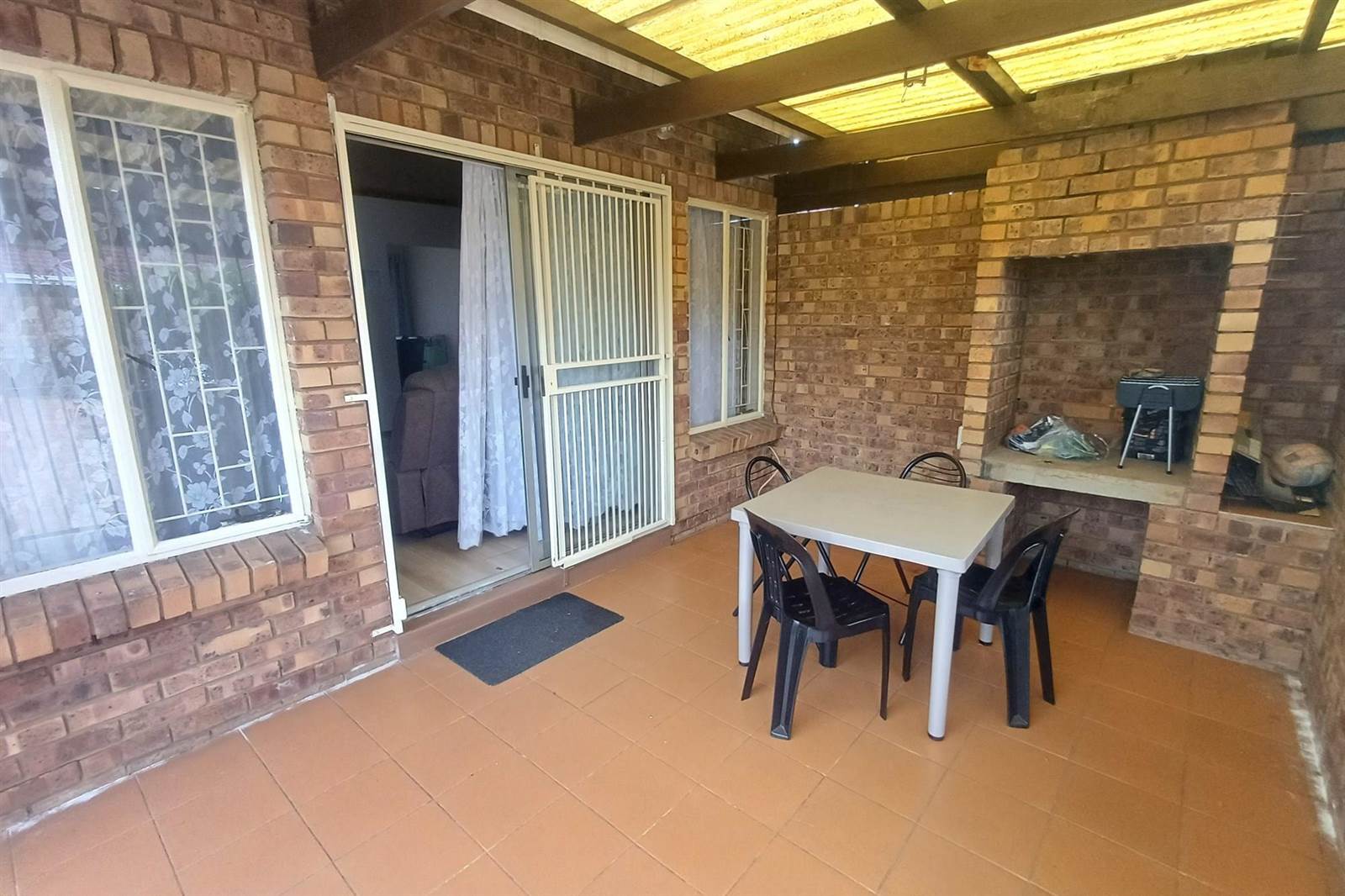 2 Bed Townhouse in Bronkhorstspruit photo number 13