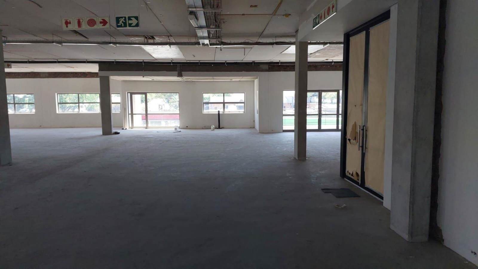 823  m² Commercial space in Fourways photo number 12