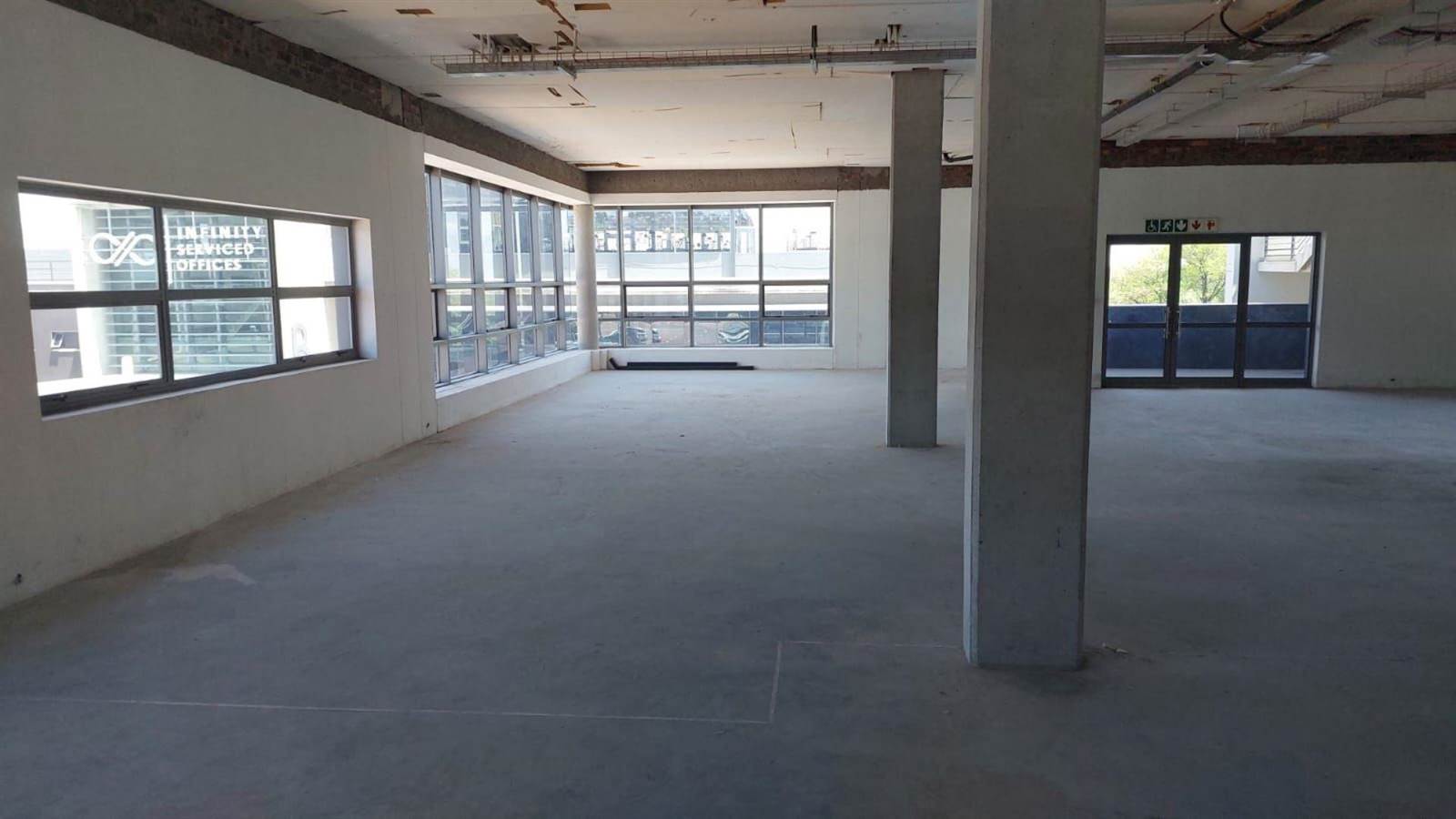 823  m² Commercial space in Fourways photo number 9