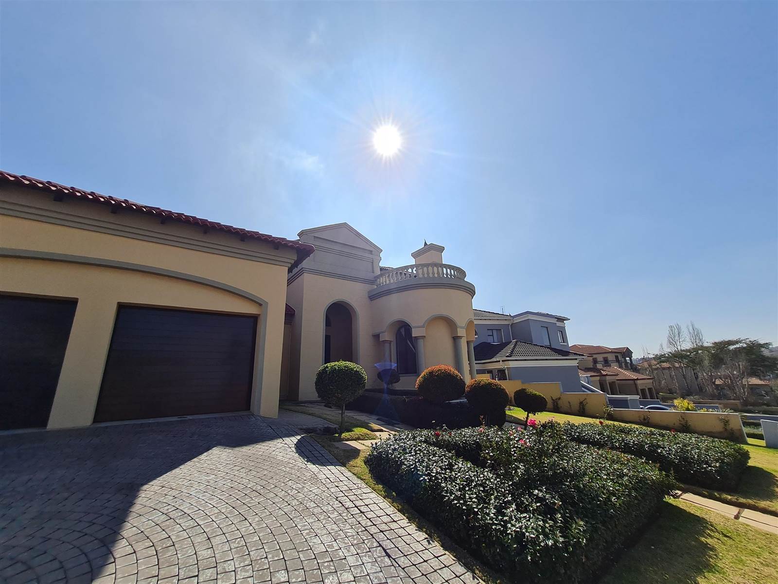 4.5 Bed House in Blue Valley Golf Estate photo number 5