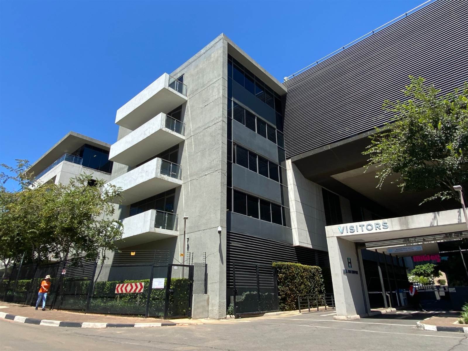 433  m² Commercial space in Parktown photo number 2