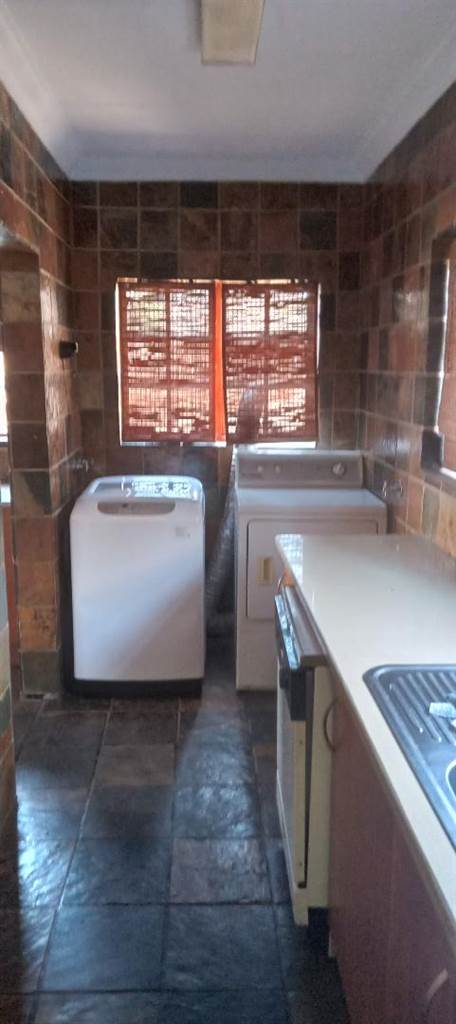 3 Bed House in Hartbeespoort Dam photo number 22