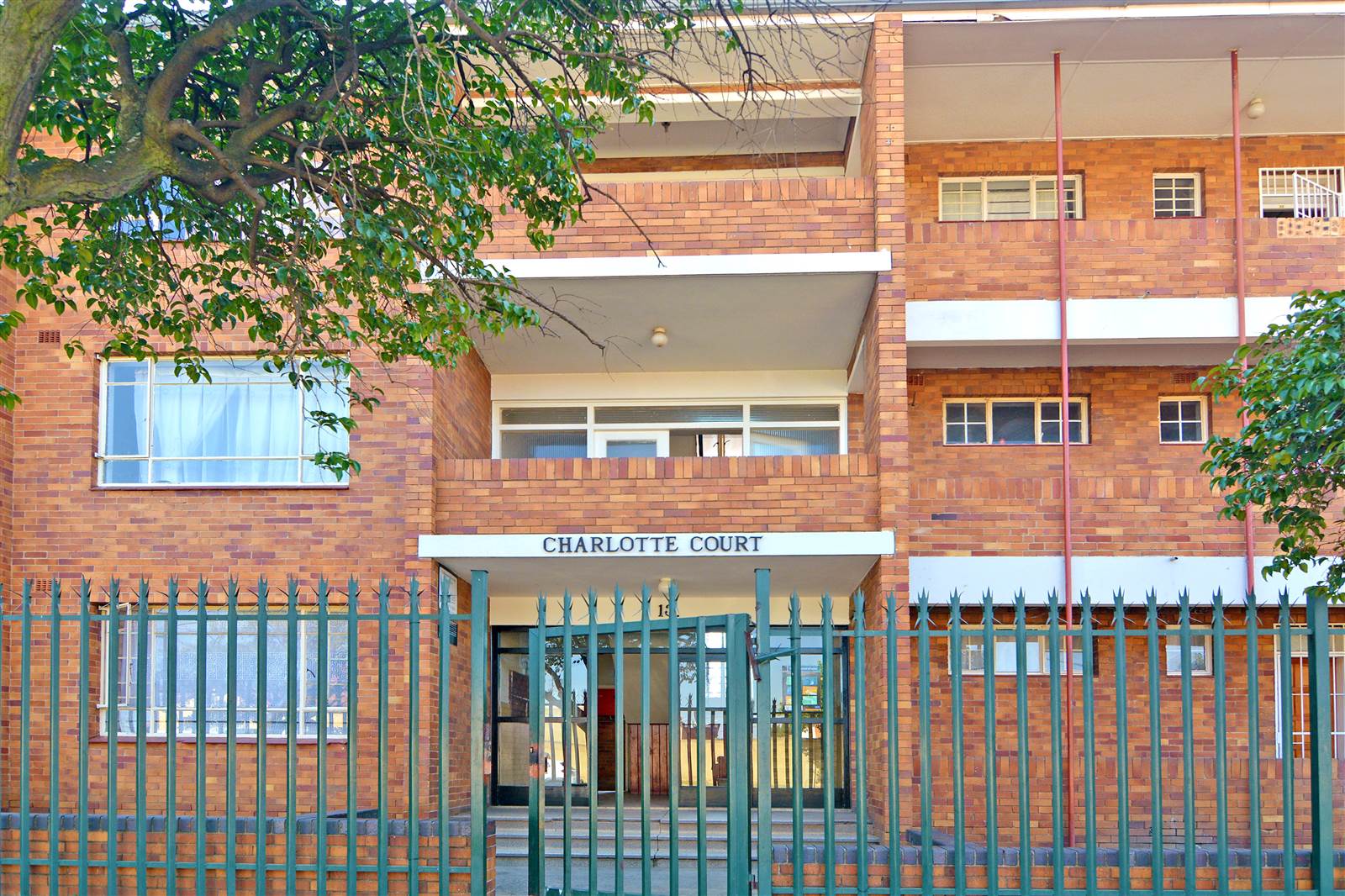1 Bed Apartment in Germiston Central photo number 1
