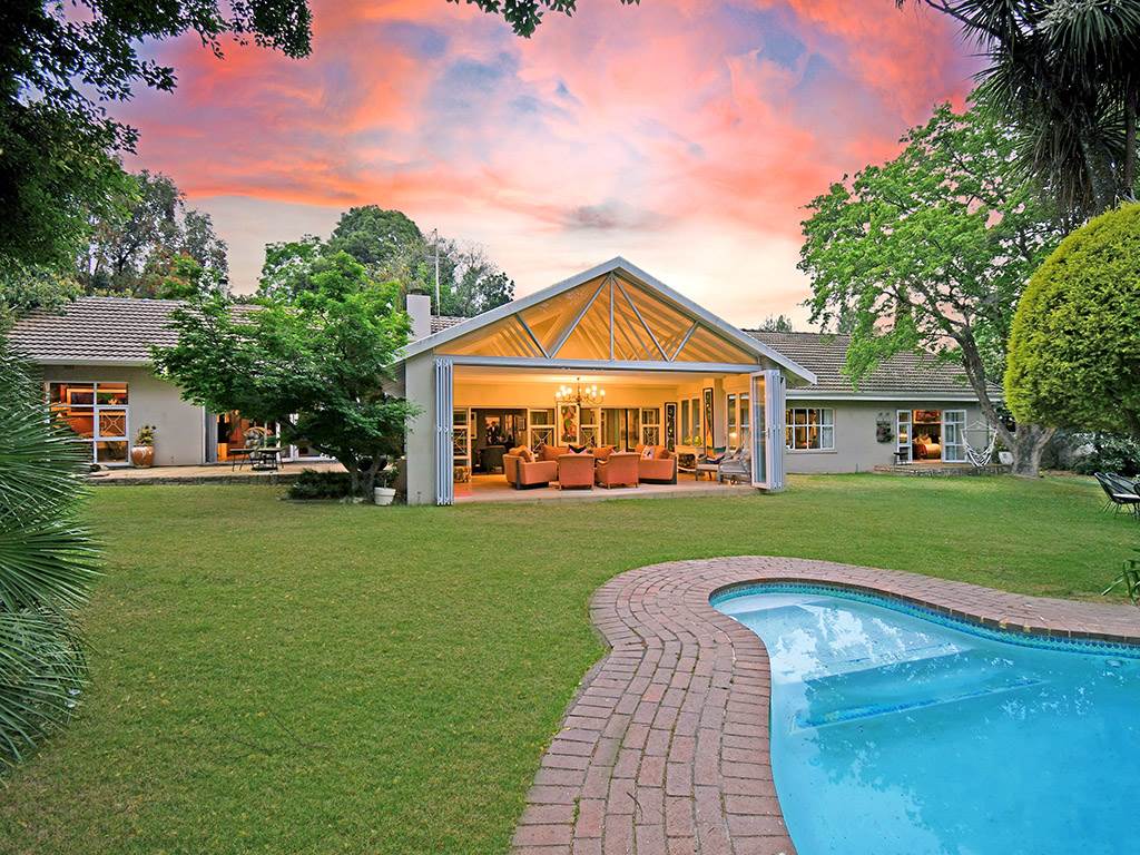 4 Bedroom House 4 Bedroom House