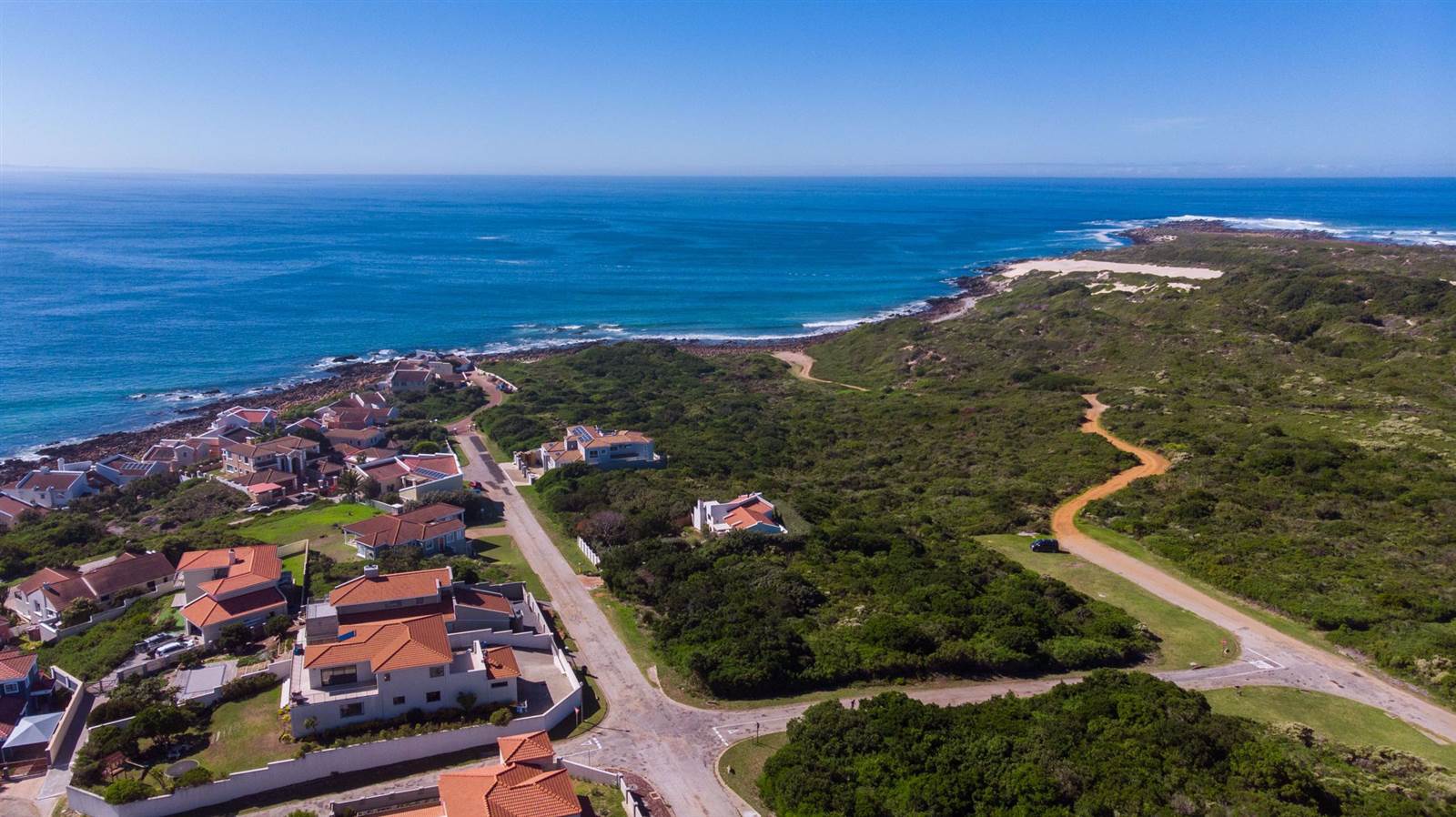 747 m² Land available in St Francis Bay photo number 2