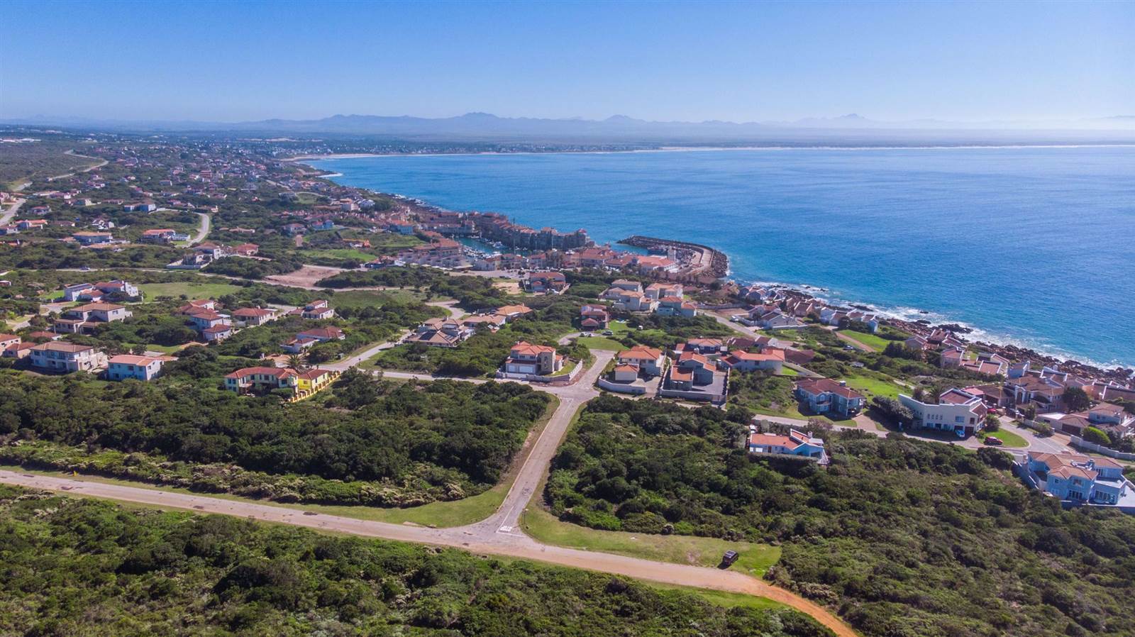 747 m² Land available in St Francis Bay photo number 10