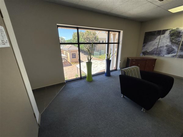 350  m² Office Space in Highveld