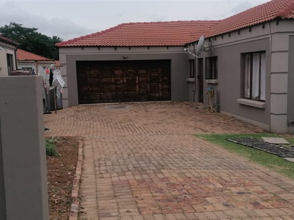 3 Bedroom House 3 Bedroom House