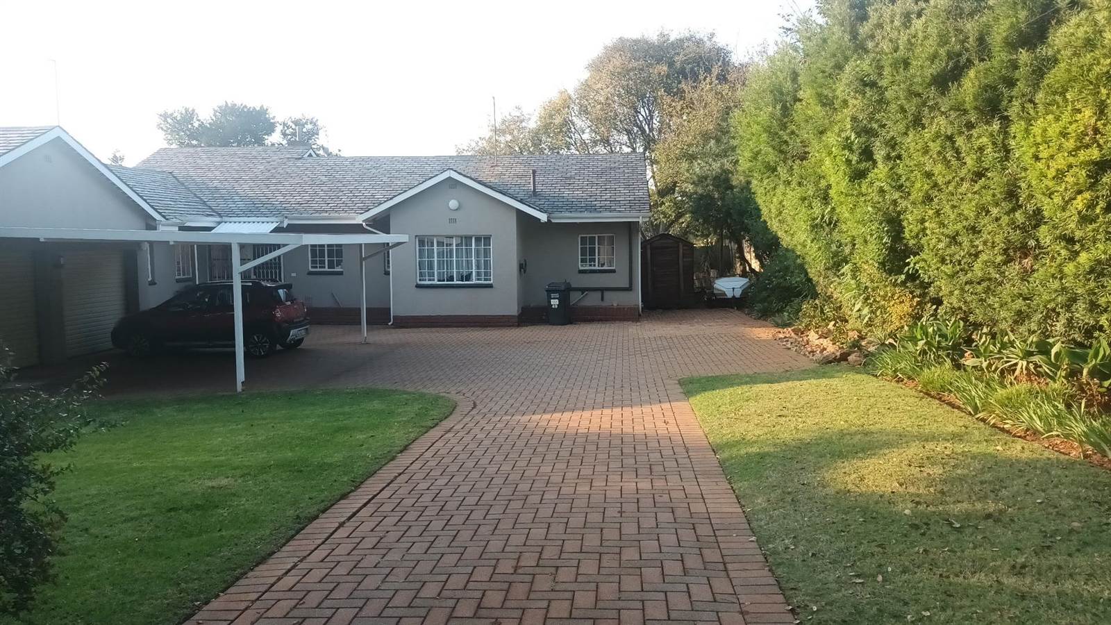 4 Bed House in Ontdekkers Park photo number 2