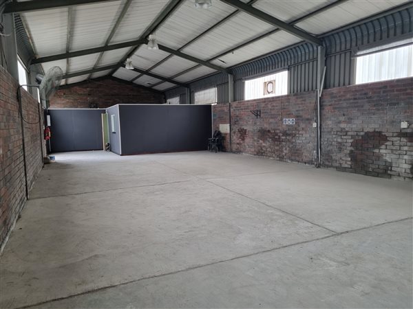 235  m² Industrial space