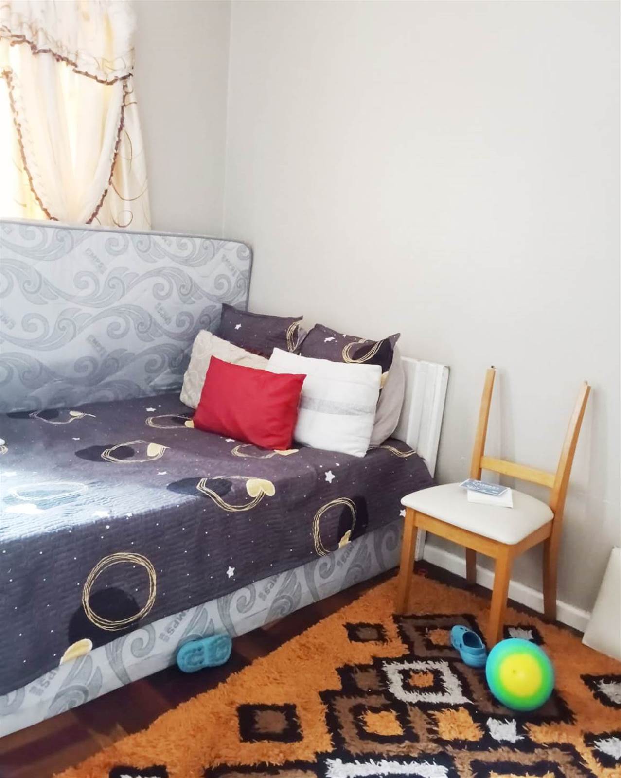 2 Bed Apartment in Port Elizabeth Central photo number 13