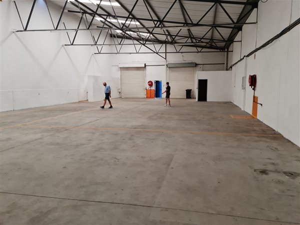 410  m² Industrial space