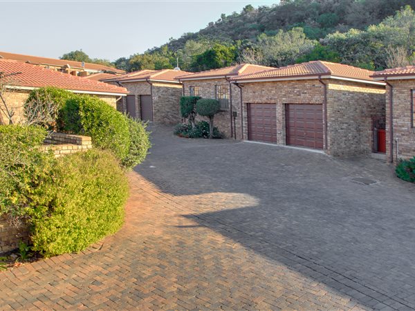 3 Bedroom Townhouse 3 Bedroom Townhouse