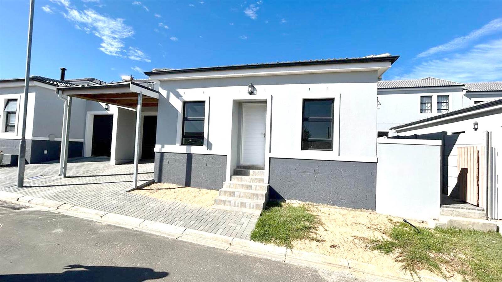 3 Bed House in Brackenfell Central photo number 2