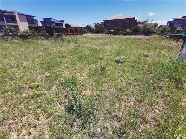 723 m² Land