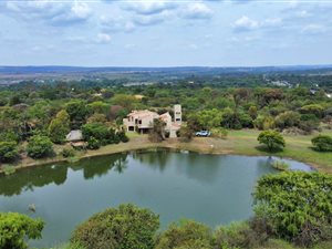 8 ha Smallholding in Mooiplaats AH