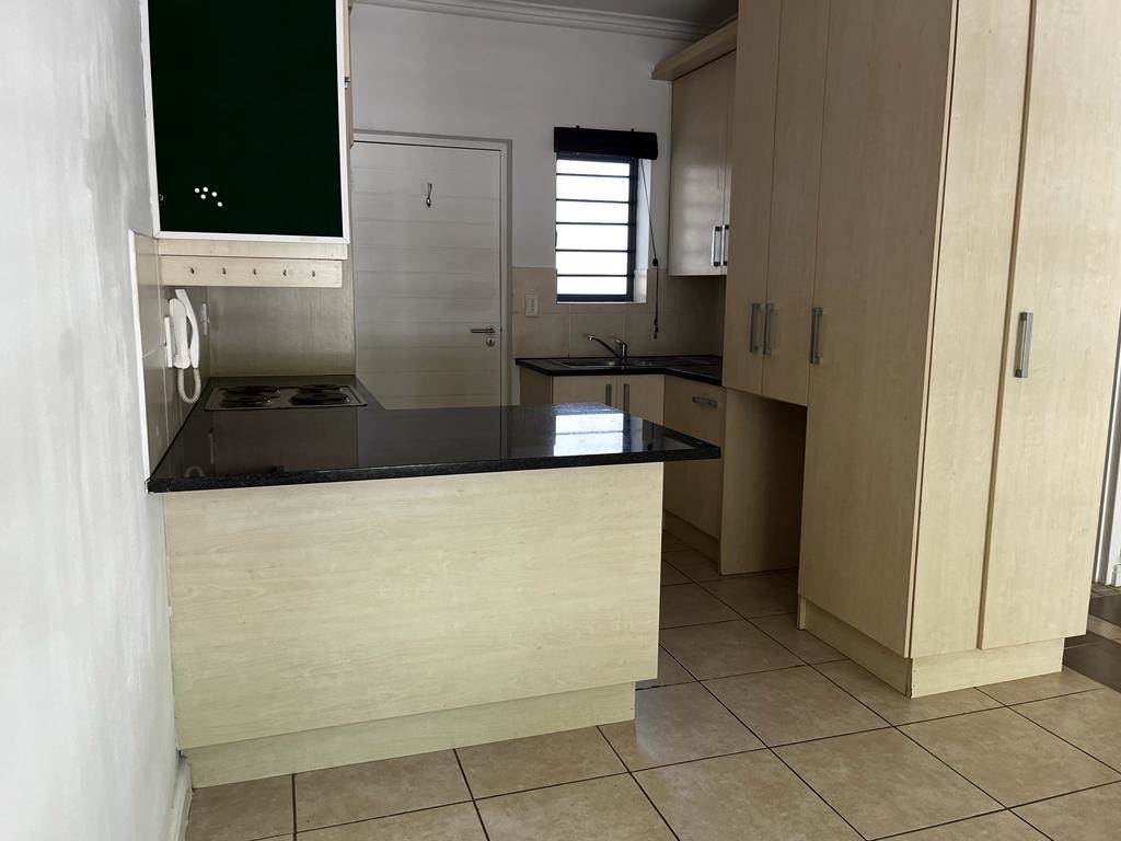 1 Bed Apartment in Stellenbosch Central photo number 11