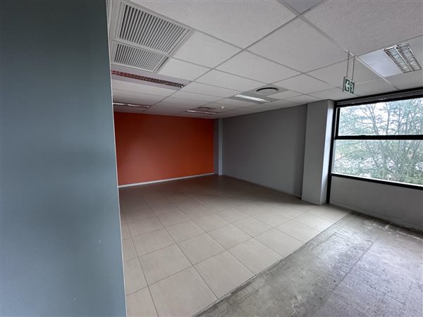 17 200  m² Office Space