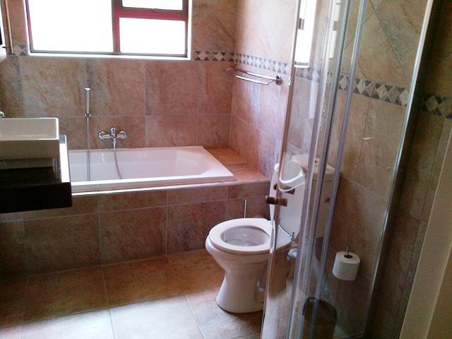 3 Bed House in Kungwini Country Estate photo number 4