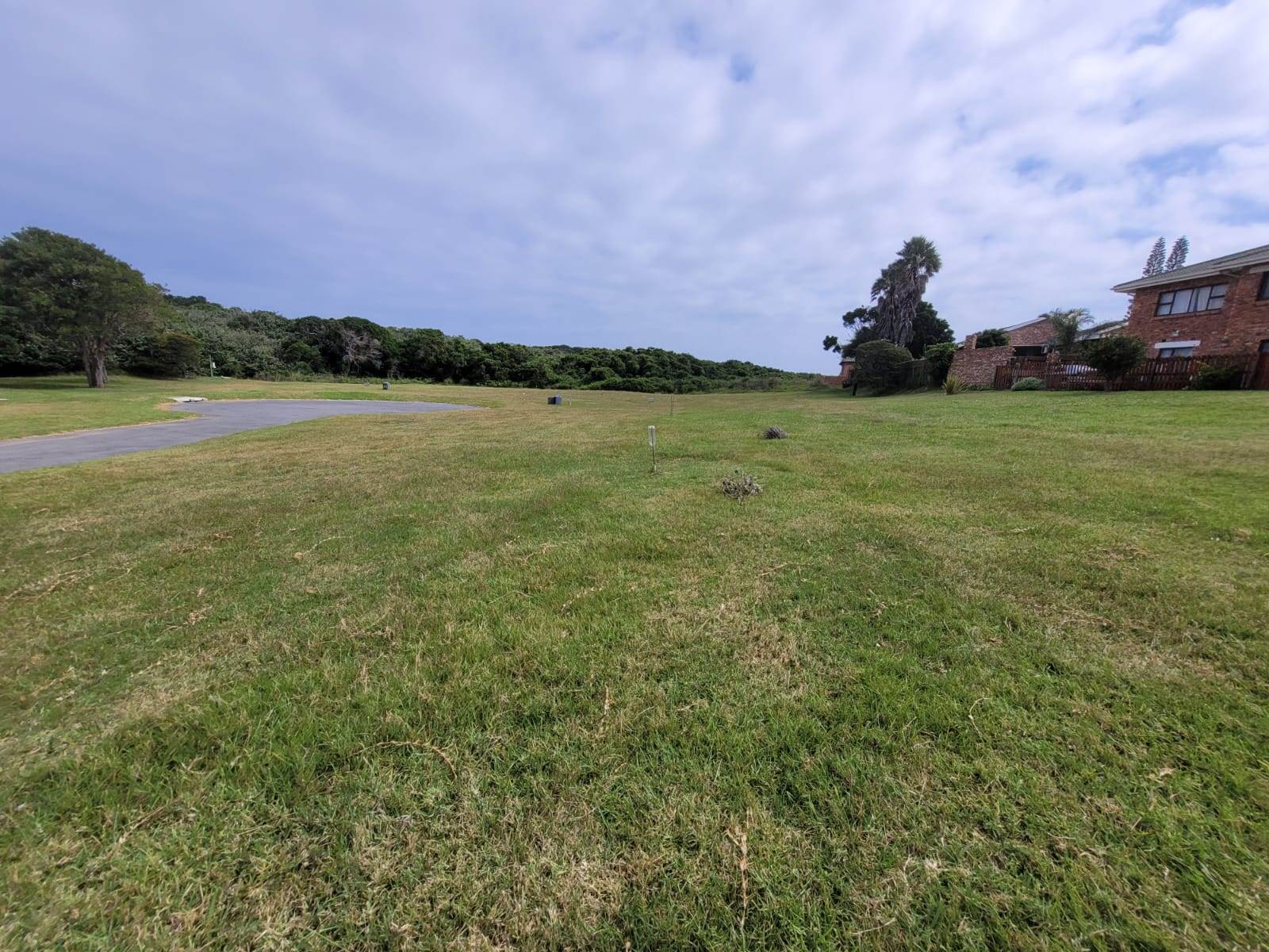 676 m² Land available in Cove Rock photo number 2
