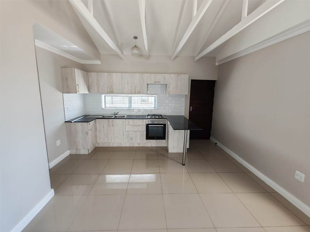 2 Bed Townhouse in Parsons Vlei photo number 9