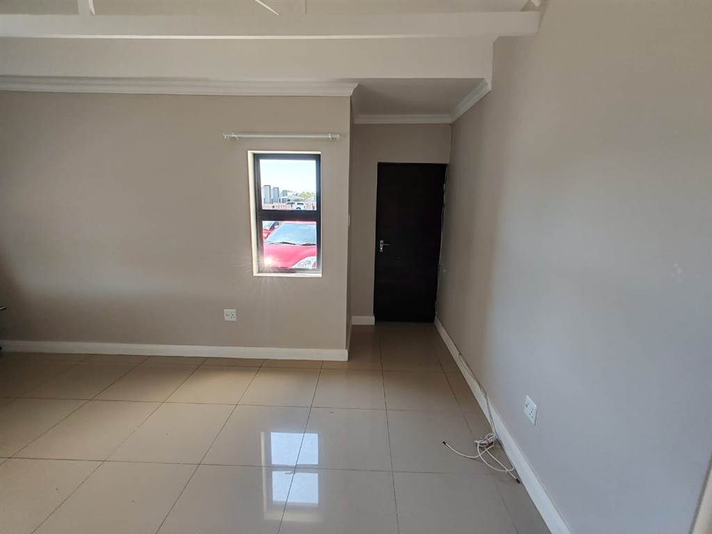 2 Bed Townhouse in Parsons Vlei photo number 8