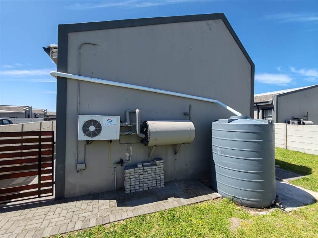 2 Bed Townhouse in Parsons Vlei photo number 5