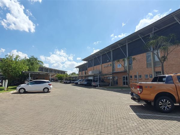 69  m² Commercial space