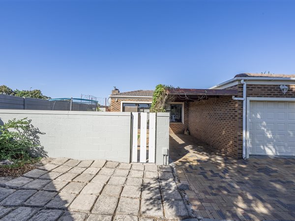 3 Bed House in Sonstraal East